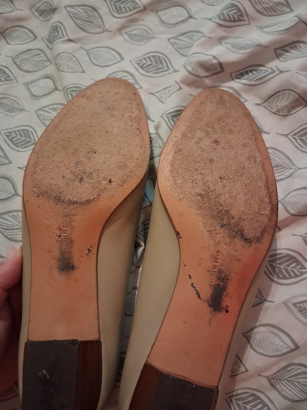 Salvatore Ferragamo Beige Leather Cap-Toe Ballet Heels - Picture 7 of 7